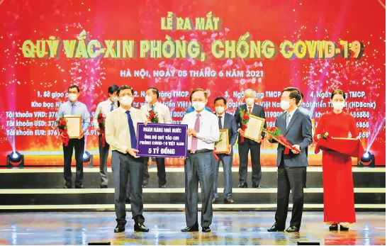Công đoàn Ngân hàng Việt Nam tích cực chăm lo đời sóng, bảo vệ quyền và lợi ích hợp pháp của đoàn viên, người lao động