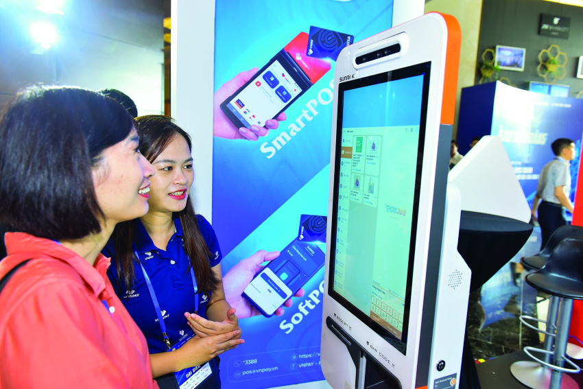 Khả năng sử dụng dịch vụ tài chính số của người trung niên tại Việt Nam - Cách tiếp cận từ dân trí tài chính