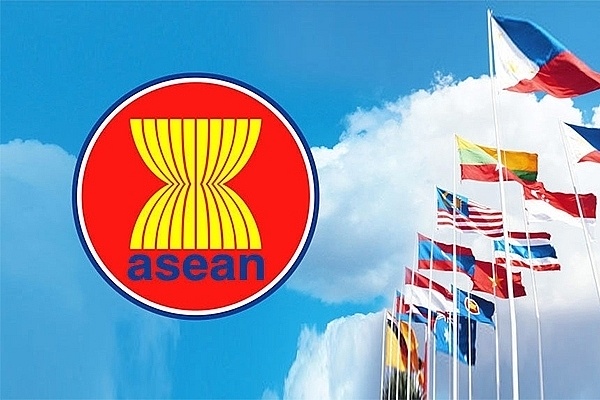 Gia nhập ASEAN 25 năm: Năm 2024 đánh dấu 25 năm Việt Nam gia nhập ASEAN, một cột mốc đáng tự hào trong quá trình hội nhập quốc tế của đất nước chúng ta. Trong suốt 25 năm qua, Việt Nam đã đóng góp to lớn vào sự phát triển và thăng tiến của khối ASEAN, đồng thời từng bước nâng cao vị thế và tầm quan trọng của Việt Nam trong khu vực.