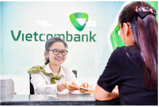                                     Vietcombank tiếp tục giảm lãi suất tiền vay hỗ trợ khách hàng bị ảnh hưởng bởi đại dịch Covid-19