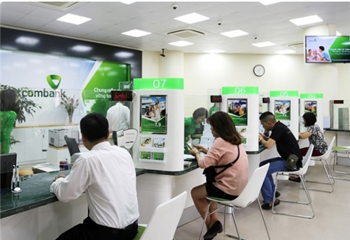                                     Niềm tin vào ngân hàng Việt tăng cao