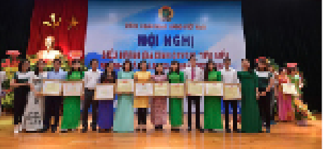                                     13 gia đình CNVCLĐ tiêu biểu Vietcombank được Công đoàn Ngân hàng Việt Nam vinh danh