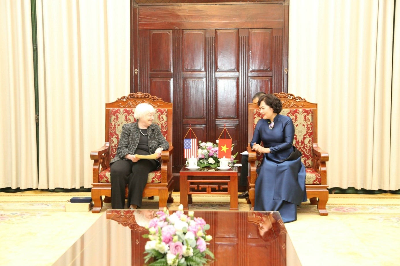 Thống đốc Ngân hàng Nhà nước Việt Nam Nguyễn Thị Hồng tiếp và làm việc với Bộ trưởng Tài chính Hoa Kỳ Janet L. Yellen