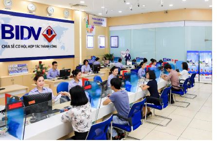                                     Hiệu ứng ngưỡng quy mô  trong tác động của đa dạng hóa thu nhập  tới lợi nhuận ngân hàng thương mại - Nghiên cứu thực nghiệm tại Việt Nam