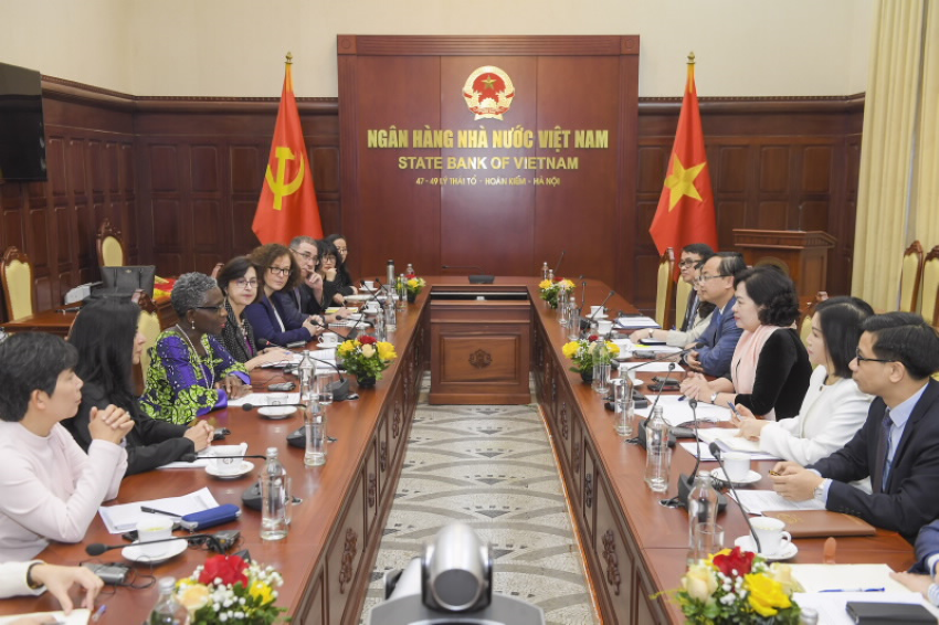 Thống đốc NHNN Nguyễn Thị Hồng tiếp Phó Tổng Giám đốc Quỹ Tiền tệ Quốc tế