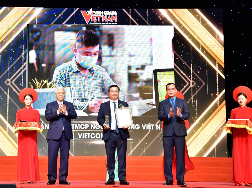 Vietcombank được vinh danh tại Chương trình “Vinh quang Việt Nam” lần thứ 18, năm 2023
