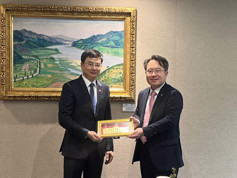 Phó Thống đốc Phạm Thanh Hà làm việc với ông Min Soo Kwon - Phó Thống đốc NHTW Hàn Quốc