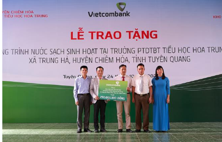                                     Vietcombank trao tặng công trình cấp nước sạch cho trường học tại huyện Chiêm Hóa, tỉnh Tuyên Quang
