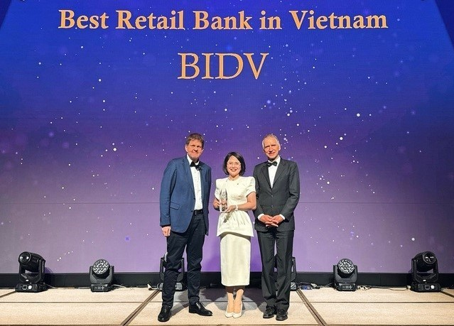 BIDV lập kỉ lục 9 lần nhận giải thưởng Ngân hàng Bán lẻ tốt nhất Việt Nam