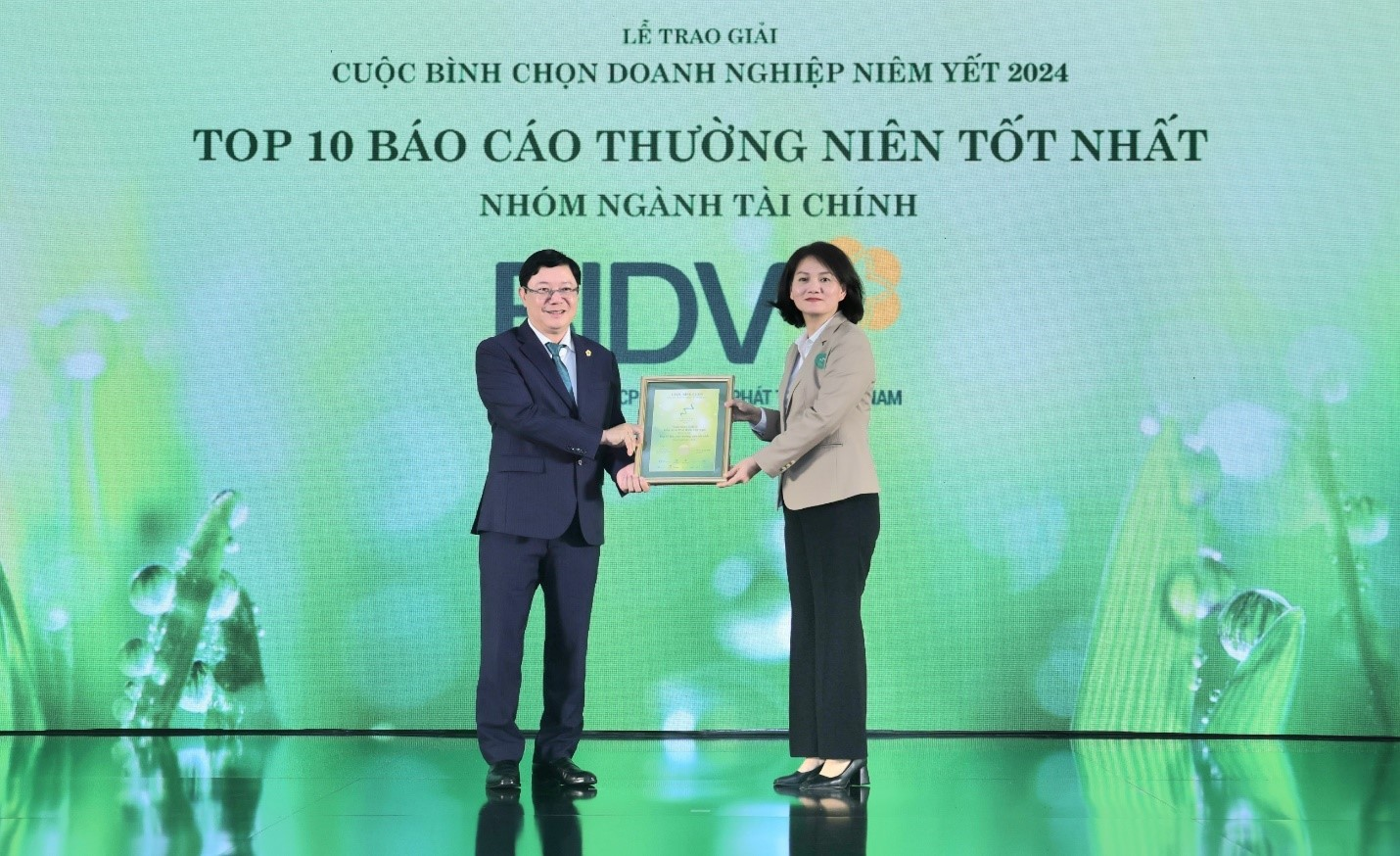 BIDV nhận Giải thưởng “Top 10 Báo cáo thường niên tốt nhất - nhóm ngành tài chính” 