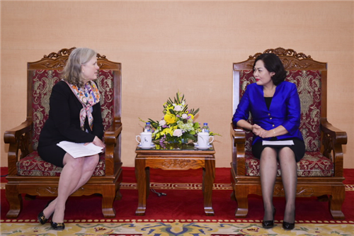                                     Phó Thống đốc NHNN Nguyễn Thị Hồng tiếp Đoàn Phó Trợ lý Bộ trưởng Thương mại Hoa Kỳ