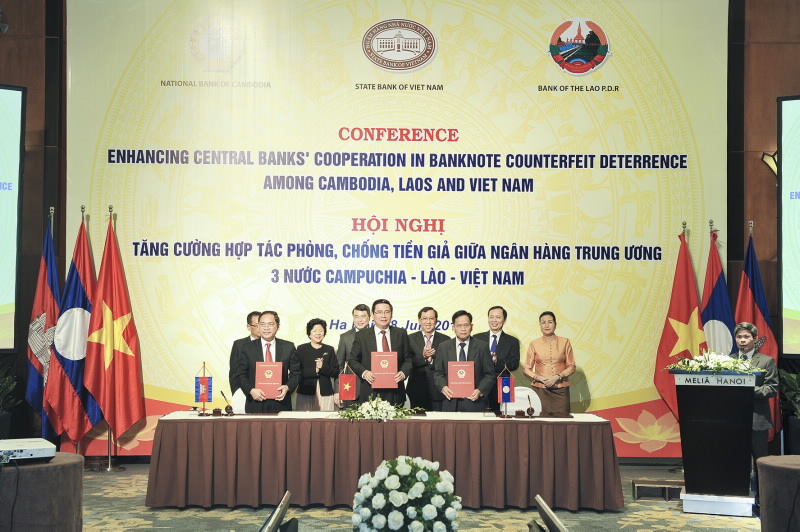                                     NHTW Campuchia – Lào – Việt Nam ký Thỏa thuận tăng cường hợp tác song phương trong công tác in ấn, phát hành tiền và phòng chống tiền giả