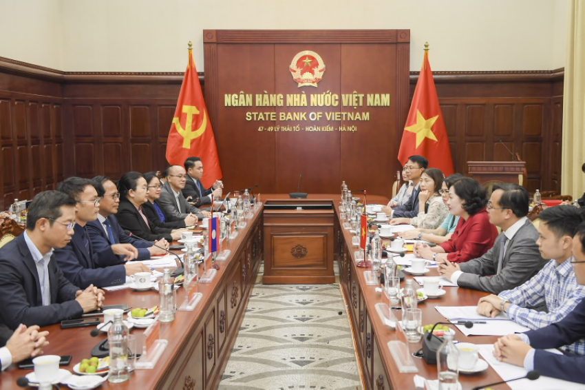 Thống đốc Ngân hàng Nhà nước Việt Nam Nguyễn Thị Hồng tiếp và làm việc với Thống đốc NHCHDCND Lào