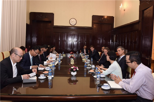                                     Phó Thống đốc Nguyễn Kim Anh làm việc với Chủ tịch toàn cầu Quỹ Đầu tư Warburg Pincus