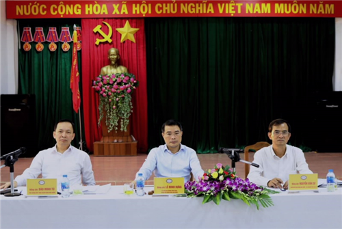                                     Thống đốc NHNN Lê Minh Hưng, Phó Thống đốc NHNN Đào Minh Tú làm việc với NHNN chi nhánh Gia Lai