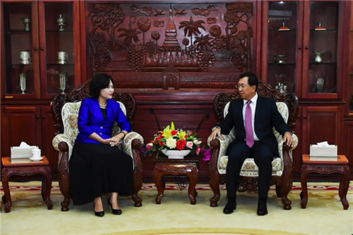                                     Phó Thống đốc Nguyễn Thị Hồng làm việc với Quyền Thống đốc NHCHDCND Lào