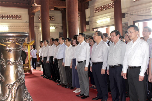                                     Ngành Ngân hàng tri ân các Anh hùng Liệt sỹ nhân dịp Kỷ niệm ngày Thương binh Liệt sỹ (27/7)