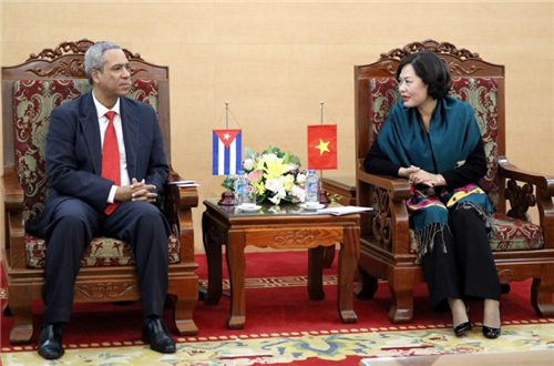                                     Phó Thống đốc Nguyễn Thị Hồng tiếp Thứ trưởng Bộ Ngoại thương và Đầu tư nước ngoài Cuba