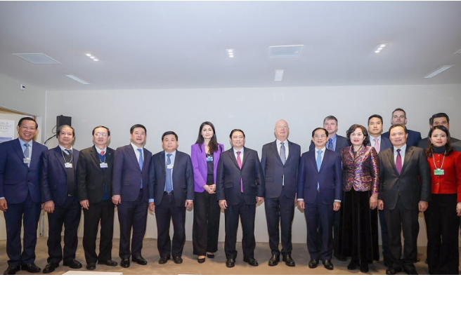 Thống đốc Nguyễn Thị Hồng tháp tùng Thủ tướng Chính phủ Phạm Minh Chính tham dự Diễn đàn Kinh tế Thế giới thường niên năm 2024 tại Davos, Thụy Sỹ