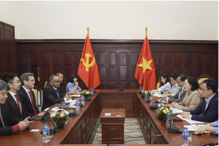 Thống đốc NHNN Nguyễn Thị Hồng làm việc với Giám đốc quốc gia ADB tại Việt Nam