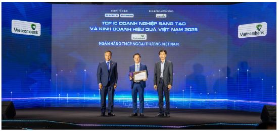 Vietcombank dẫn đầu Top 10 ngân hàng sáng tạo và kinh doanh hiệu quả năm 2023