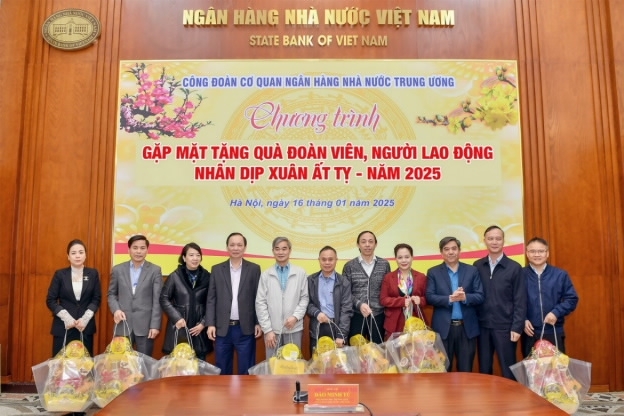 Thăm hỏi đoàn viên, người lao động mắc bệnh hiểm nghèo và gặp mặt chúc Tết các thế hệ công đoàn qua các thời kỳ