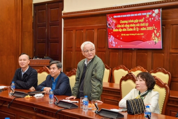 Thăm hỏi đoàn viên, người lao động mắc bệnh hiểm nghèo và gặp mặt chúc Tết các thế hệ công đoàn qua các thời kỳ