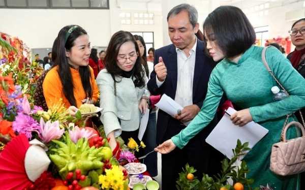 Hội thi gói bánh chưng và bày mâm quả ngày Tết mừng Xuân Ất Tỵ năm 2025 thành công tốt đẹp