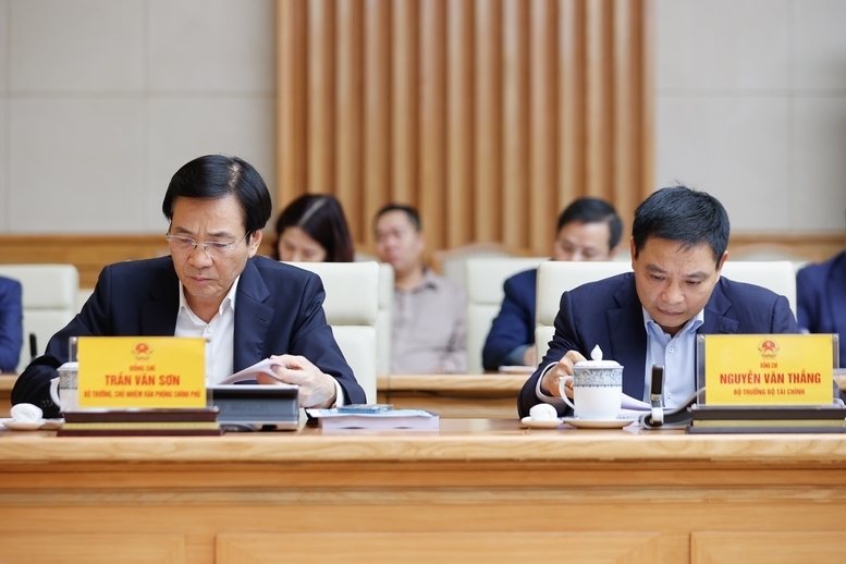 Lãnh đạo các bộ, ngành, cơ quan Trung ương và địa phương dự phiên họp - Ảnh: VGP/Nhật Bắc
