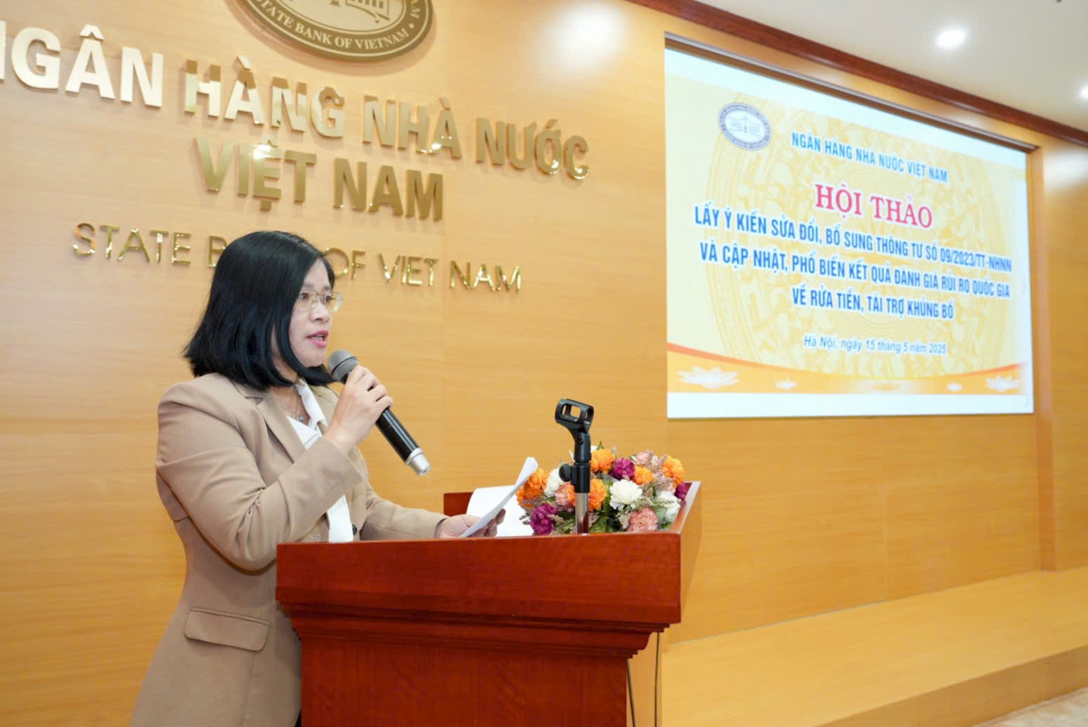 Bà Nguyễn Thị Minh Thơ, Phó Cục trưởng Cục Phòng, chống rửa tiền phát biểu tại Hội thảo