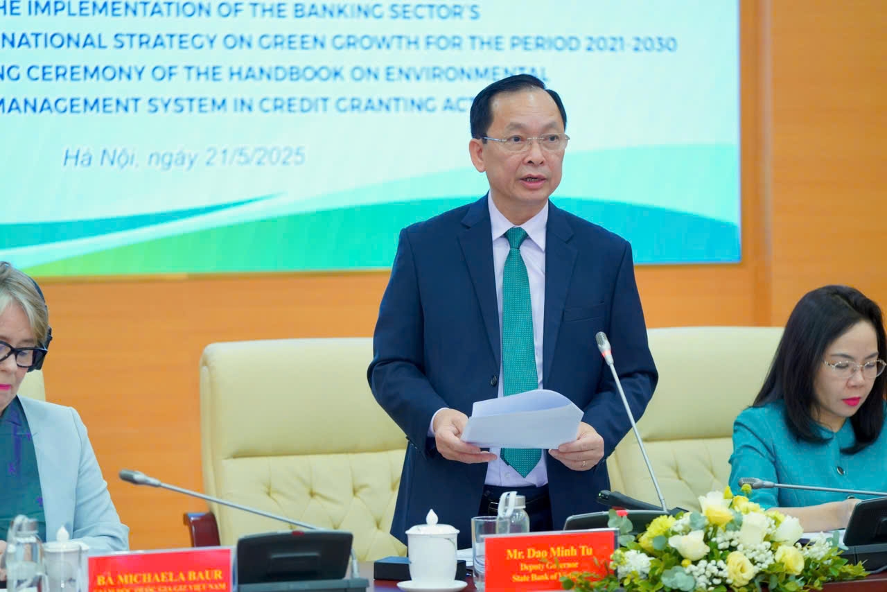 Phó Thống đốc Thường trực NHNN Đào Minh Tú phát biểu khai mạc Tọa đàm