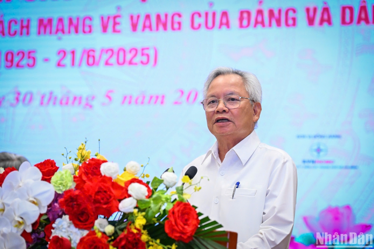 Giáo sư, Tiến sĩ Tạ Ngọc Tấn, Phó Chủ tịch Thường trực Hội đồng Lý luận Trung ương chia sẻ tại sự kiện