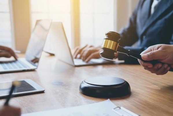 Sự tham gia của Thừa phát lại vào hoạt động xử lý nợ xấu của tổ chức tín dụng: Thực trạng pháp luật và kiến nghị