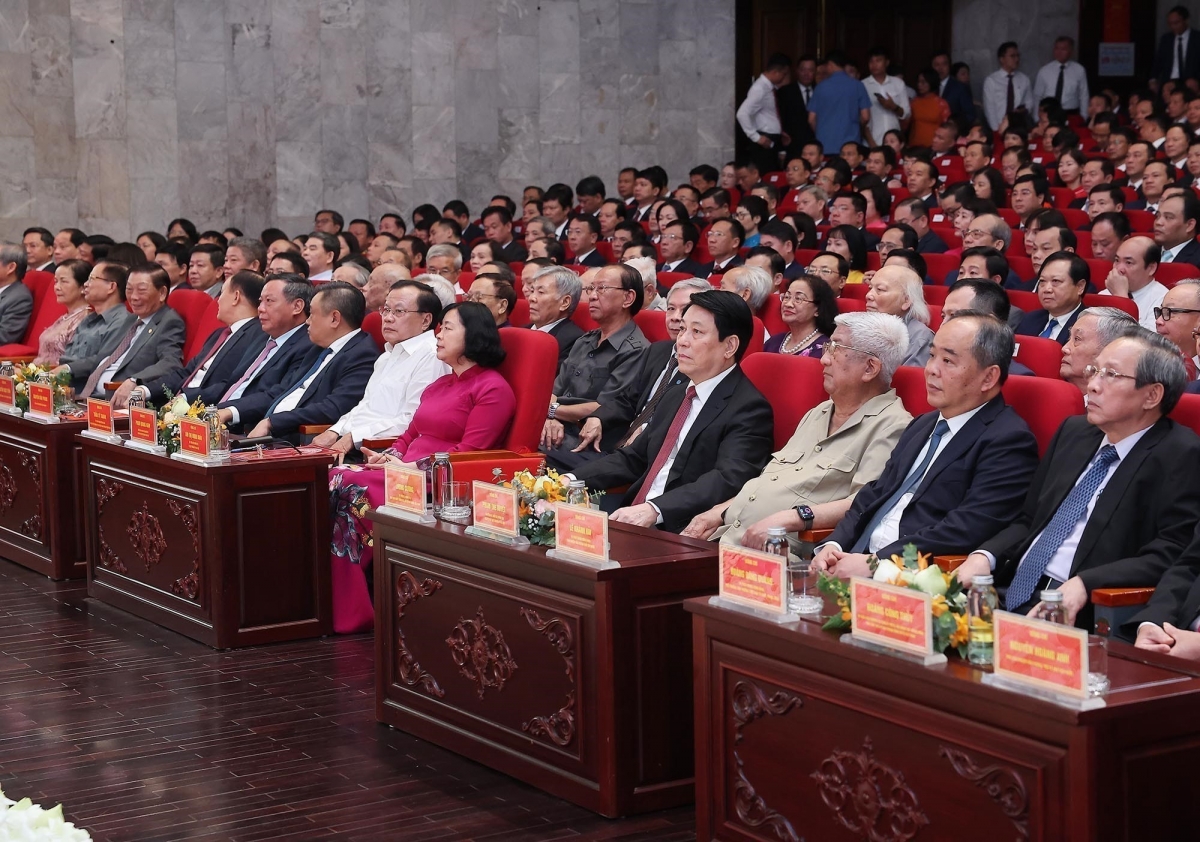 Chủ tịch nước Lương Cường với các đại biểu dự Lễ công bố tại điểm cầu Hà Nội. Ảnh: TTXVN