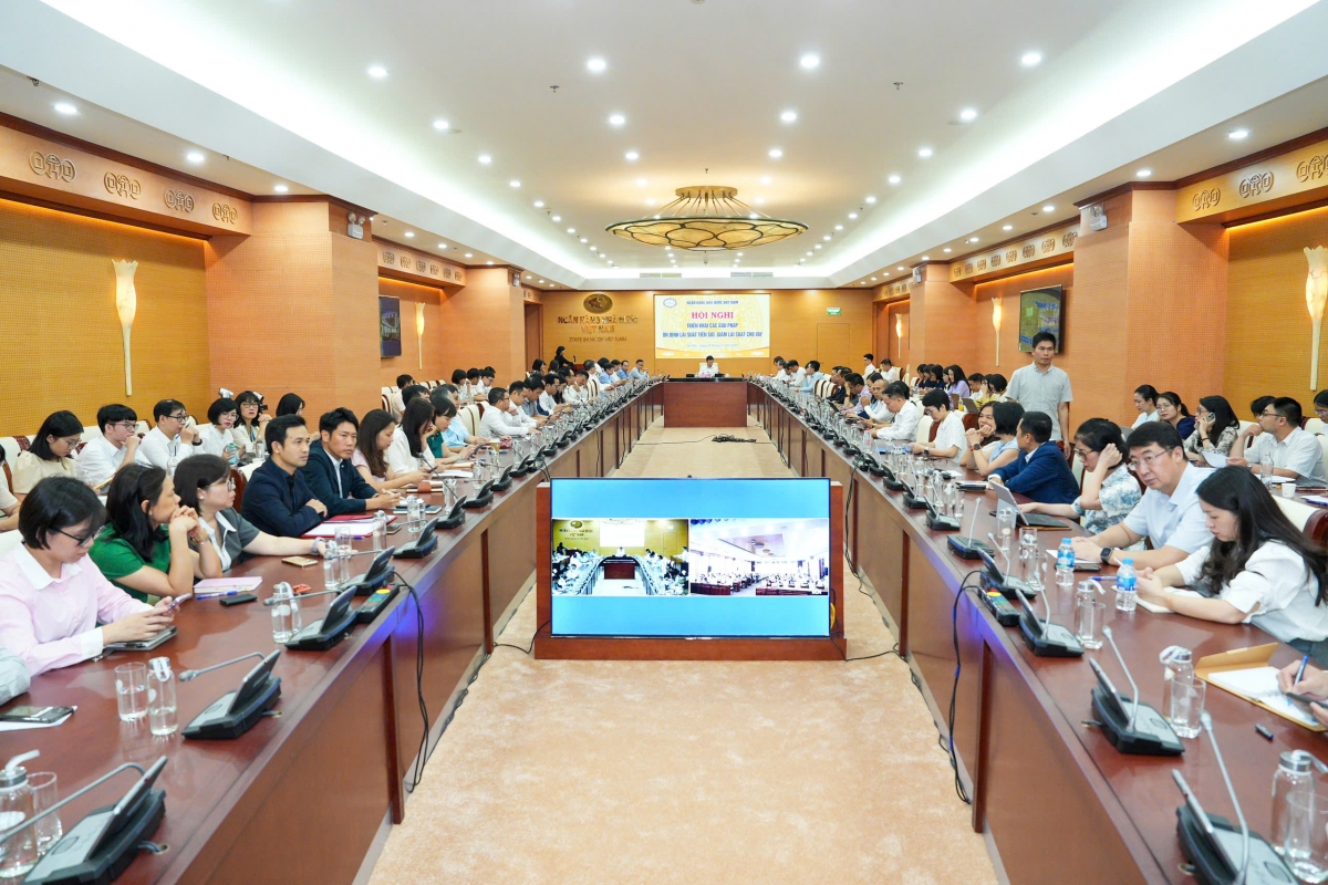 Tiếp tục ổn định lãi suất, hỗ trợ nền kinh tế