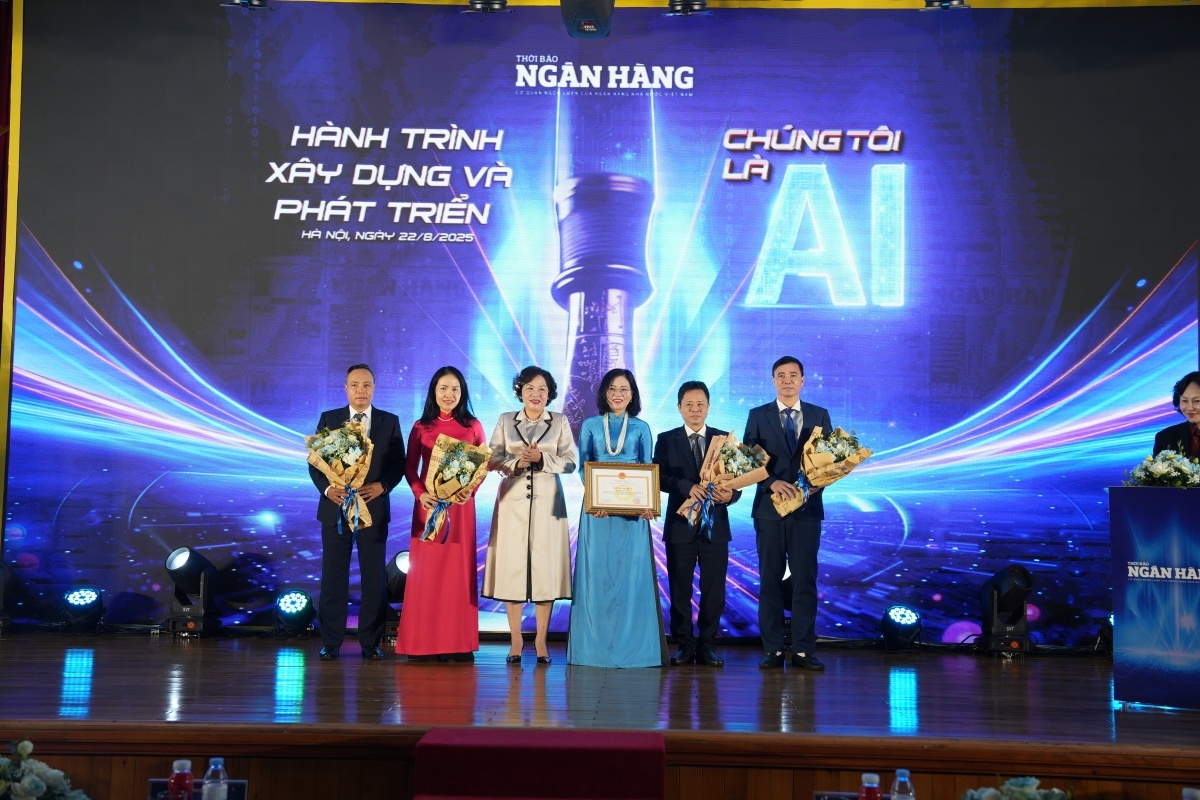 Thời báo Ngân hàng vinh dự được Thống đốc NHNN tặng bằng khen vì đã có thành tích xuất sắc trong công tác truyền thông chủ trương, chính sách, các Nghị quyết lớn của Đảng và Nhà nước
