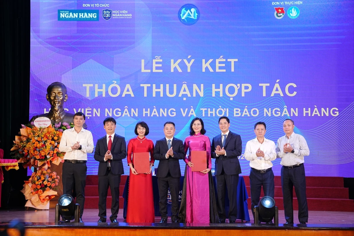 Phát triển nguồn nhân lực ngành Ngân hàng trong kỷ nguyên AI: Con người vẫn là trung tâm của chuyển đổi số