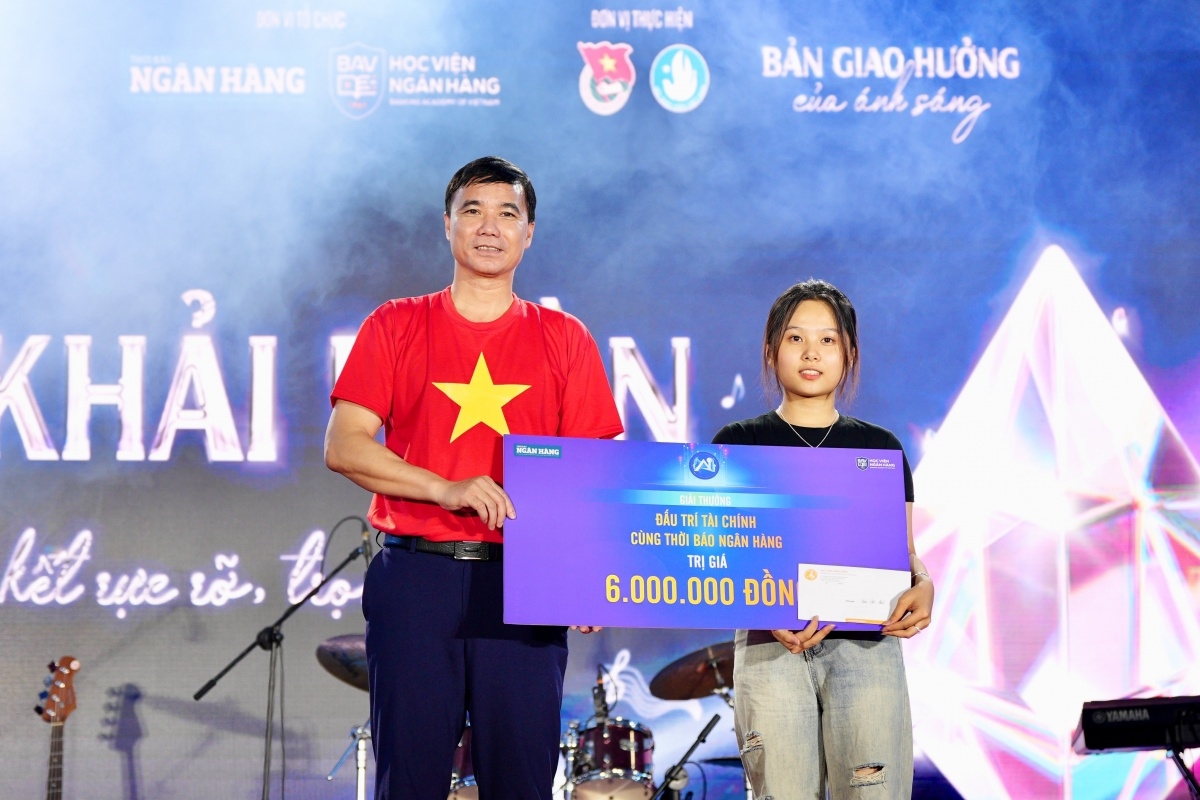 Phát triển nguồn nhân lực ngành Ngân hàng trong kỷ nguyên AI: Con người vẫn là trung tâm của chuyển đổi số