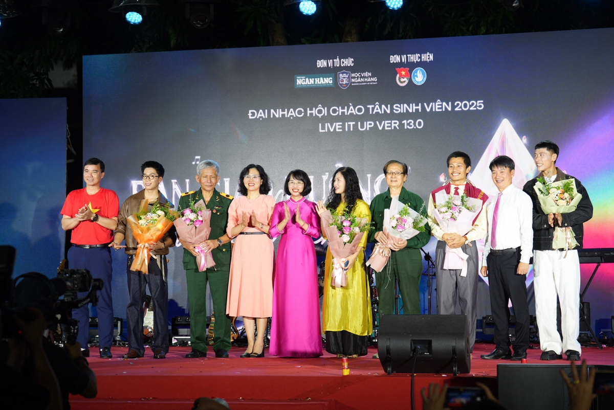 Phát triển nguồn nhân lực ngành Ngân hàng trong kỷ nguyên AI: Con người vẫn là trung tâm của chuyển đổi số