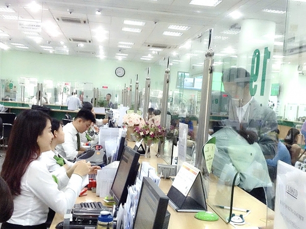 Tiền gửi dân cư tiếp tục tăng mạnh