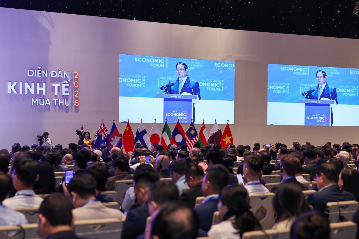 Thủ tướng nêu rõ, Diễn đàn Kinh tế mùa Thu năm 2025 là sự kiện trang trọng thể hiện rõ nét sự hội tụ trí tuệ, sẻ chia tầm nhìn và hành động, lan toả lợi ích, tạo động lực của Việt Nam cùng với cộng đồng quốc tế - Ảnh: VGP/Nhật Bắc