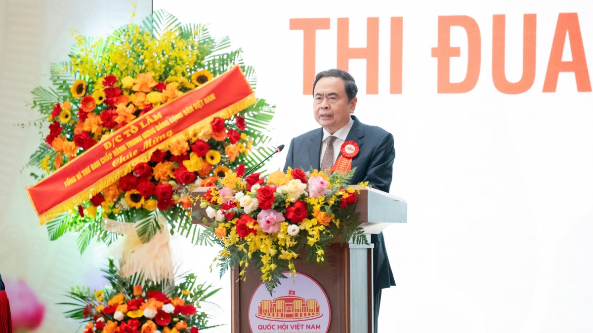 Chủ tịch Quốc hội Trần Thanh Mẫn phát động phong trào thi đua yêu nước của Ủy ban Thường vụ Quốc hội giai đoạn 2025 - 2030. Ảnh: Vũ Hiếu