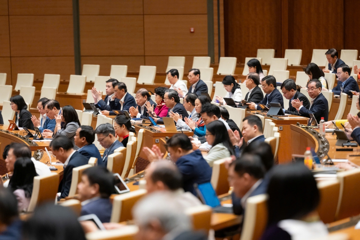 Lần đầu tiên Quốc hội thông qua 02 Chương trình mục tiêu quốc gia mới về hiện đại hóa giáo dục - đào tạo và chăm sóc sức khỏe, dân số. Ảnh: Vũ Hiếu - Cao Hoàng