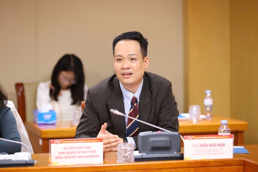 ông Trần Hoài Nam - Giám đốc Trung tâm ngân hàng số TPBank phát biểu tại Tọa đàm