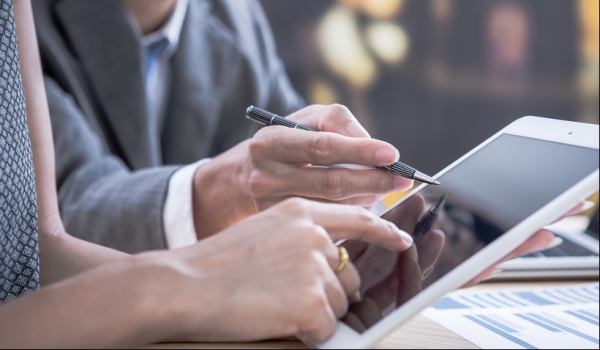 Pháp luật về công chứng điện tử đối với hợp đồng thế chấp bất động sản tại tổ chức tín dụng: Bảo đảm tính khả thi trong thực tiễn áp dụng