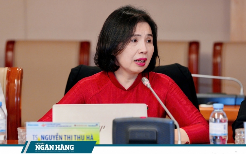 TS. Nguyễn Thị Thu Hà, Giám đốc Trường đào tạo cán bộ, Phó Trưởng ban Ban chỉ đạo ESG của Agribank phát biểu tại Tọa đàm
