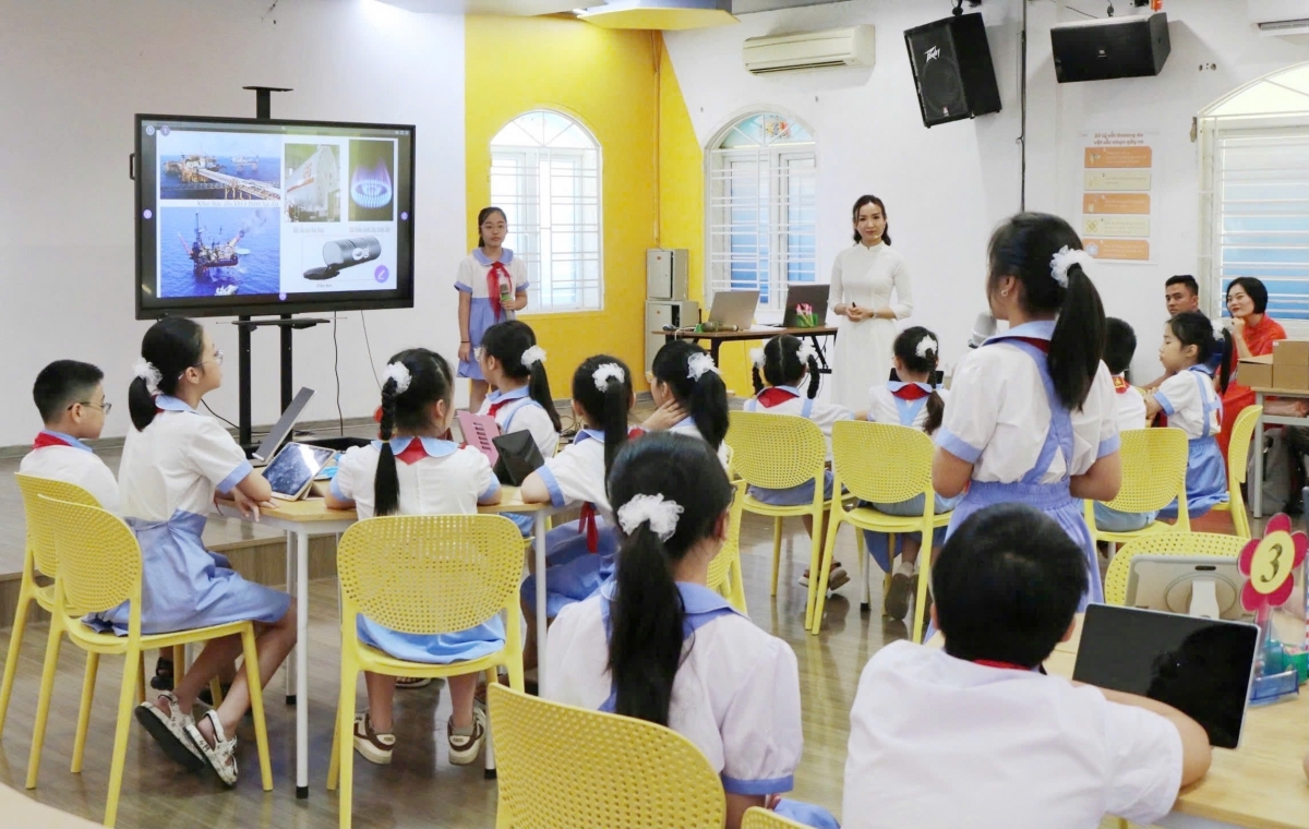 Kiên định mục tiêu xây dựng nền giáo dục quốc dân hiện đại, ngang tầm khu vực và thế giới