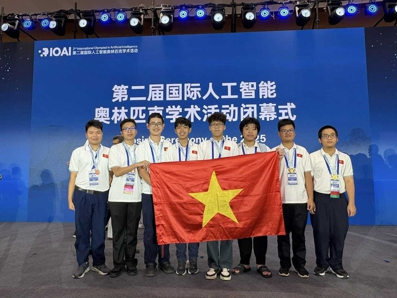 Đội tuyển quốc gia Việt Nam giành thành tích xuất sắc tại Olympic Trí tuệ nhân tạo quốc tế 2025 tại Bắc Kinh, Trung Quốc (Nguồn ảnh: Báo Văn hóa)