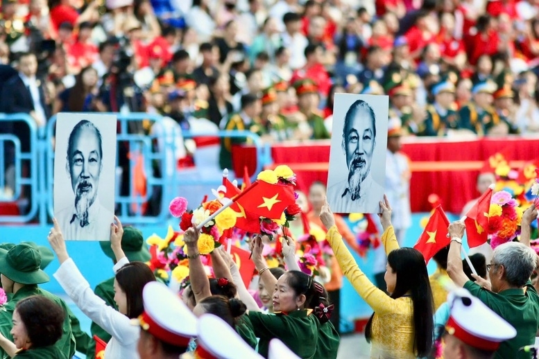 Chủ tịch Hồ Chí Minh không chỉ là người tìm ra con đường cứu nước, giải phóng dân tộc, mà còn là người đặt nền móng tư tưởng cho sự nghiệp xây dựng, bảo vệ và phát triển đất nước Việt Nam trong thời đại mới.