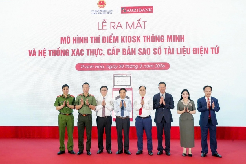 Agribank phối hợp cùng Bộ Công an ra mắt mô hình thí điểm Kiosk thông minh và Hệ thống xác thực, cấp bản sao số tài liệu điện tử (Nguồn ảnh: Agribank) Agribank phối hợp cùng Bộ Công an ra mắt mô hình thí điểm Kiosk thông minh và Hệ thống xác thực, cấp bản sao số tài liệu điện tử (Nguồn ảnh: Agribank)